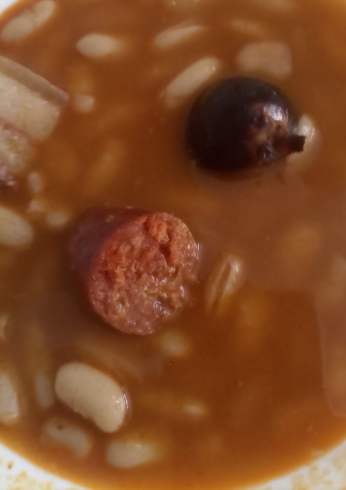 Una foto de Fabada asturiana