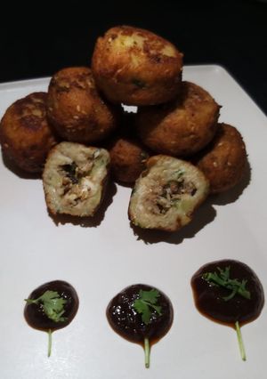 રજવાડી ફરાળી પેટીસ (બફવડા)(bafvada in Gujarati) રેસીપી મુખ્ય ફોટો