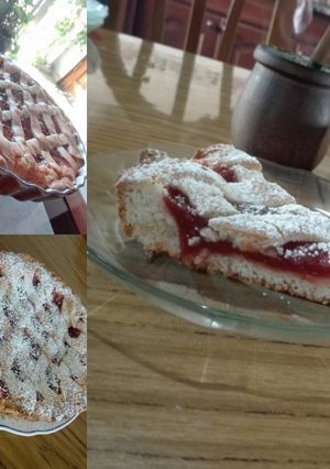 Una foto de Pasta frola de membrillo😋😋😋😍😍😍🍽🍽🍰🍰🍰
