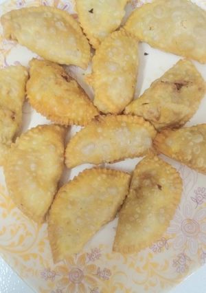 A picture of D samose.