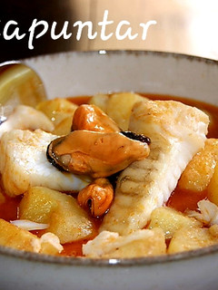 Una foto de Rape al ajo y pimentón (All i pebre) 🐚 🐟 🌶️🧄