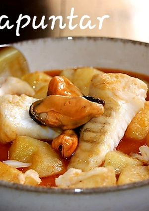 Una foto de Rape al ajo y pimentón (All i pebre) 🐚 🐟 🌶️🧄