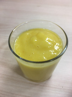 Ananász-banán-mangó smoothie recept fotója