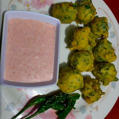 A picture of Methi na gota with masala curd tips for every possible failure.