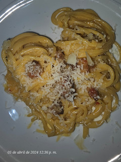 Una foto de Espagueti a la carbonara con toque Thai