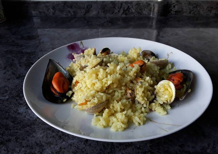 Arroz con mejillones y berberechos frescos