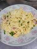 Tallarines caseros con carbonara suave