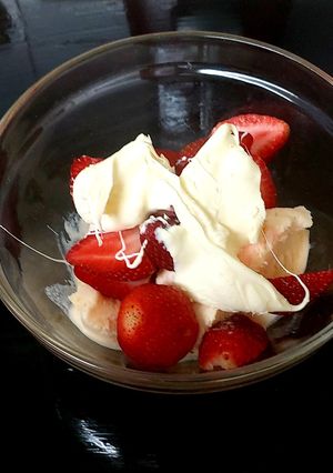 A picture of Naughty but Nice Ice Cream,Fresh Strawberries & Clotted Cream😉.