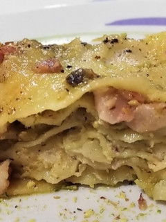 A picture of Lasagne con Pancetta, Scamorza Affumicata e Pesto di Pistacchio.