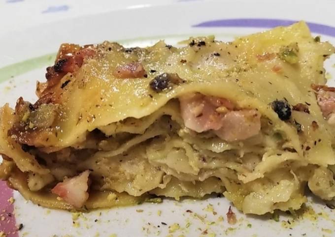 Lasagne con Pancetta, Scamorza Affumicata e Pesto di Pistacchio