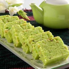 A picture of Pista burfi.