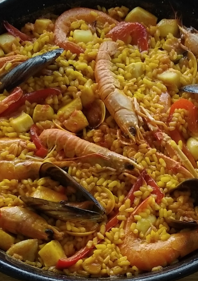 Una foto de Paella de marisco