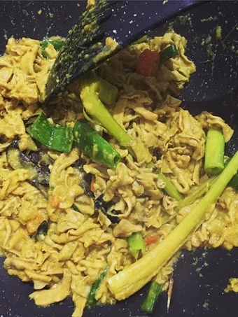 Cara Mudah Menyiapkan Resep Usus ayam bumbu kuning ala warteg simple #5resepterbaruku yang Lezat Anti Ribet, Uenak Banget