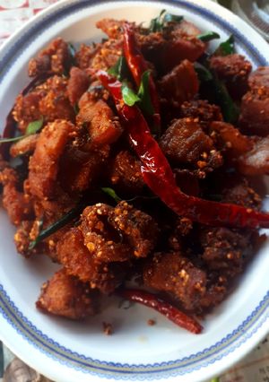 รูปของ หมูสามชั้นคลุกฝุ่น
