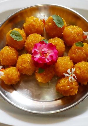 लड्डू (laddu recipe in Hindi) रेसिपी मुख्य फोटो