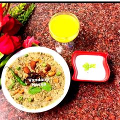 A picture of Hyderabadi Veg Haleem Protein Pack Daliya Khichadi.