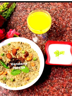 A picture of Hyderabadi Veg Haleem Protein Pack Daliya Khichadi.