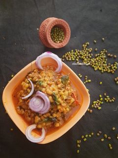 मुगाची भाजी (moongachi bhaji recipe in marathi) रेसिपी चे मुख्य फोटो 
