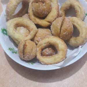 Bolitas de fraile y rosquitas ricas y esponjosas