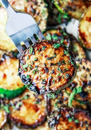 A picture of Zucchini with balsamic reduction.