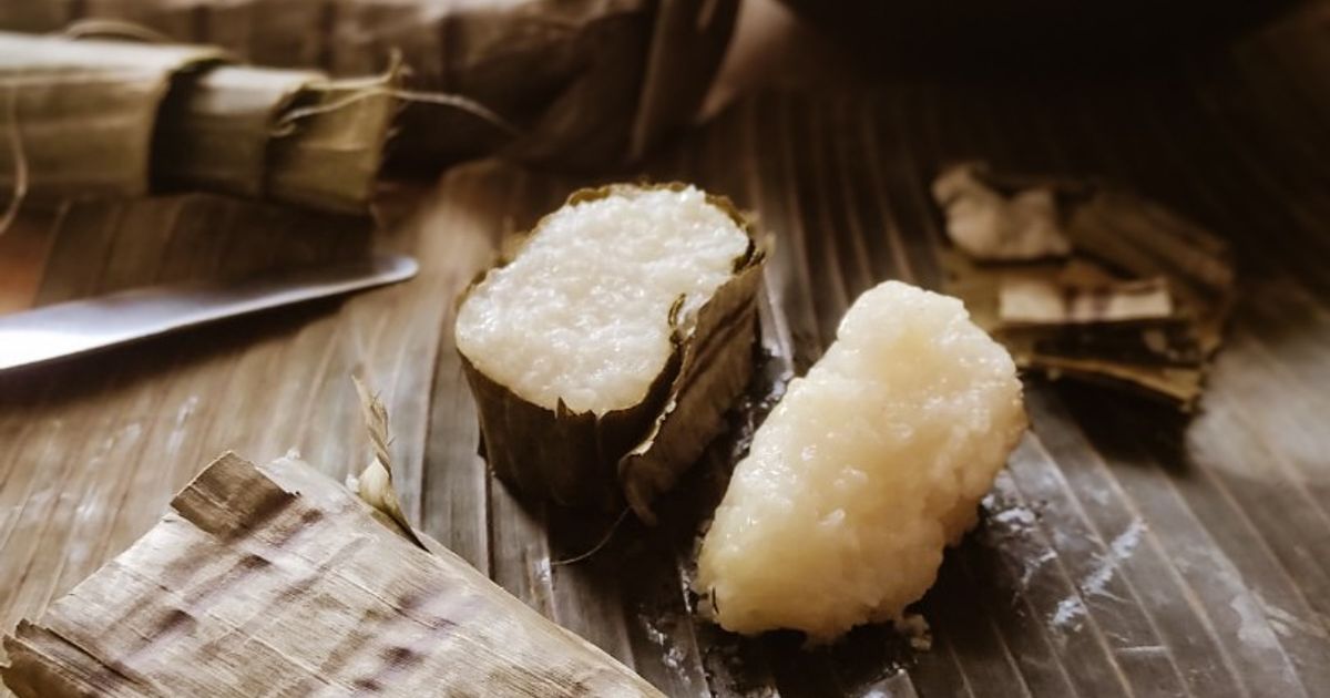 Lemang - Lontong kukus beras ketan khas Sumatra Utara