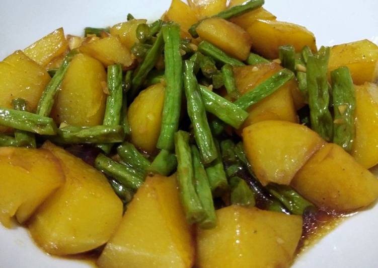 Cara memasak Tumis Kentang Buncis Vegan, Enak Banget