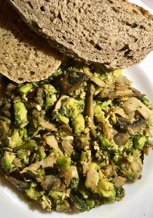 Foto principal de Revueltillo de la tierra con aguacate y pavo