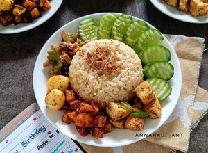 Foto resep Menu Party : Nasi Uduk + Kentang Telur Balado + Tahu Cabe Garam + Ayam Paprika Saus Tiram