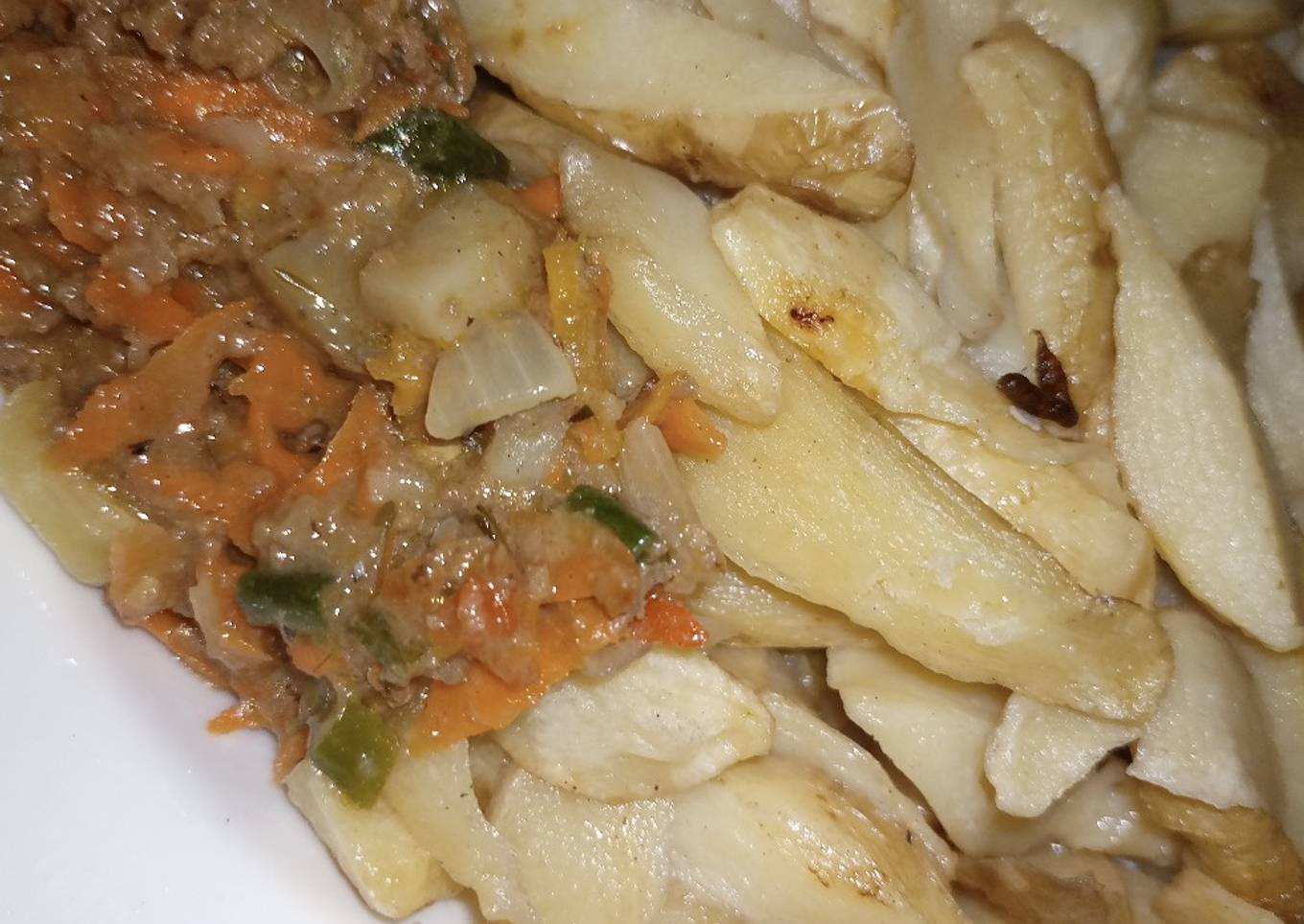French fries & meat sauce