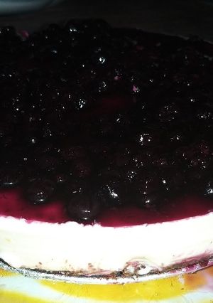Una foto de Cheesecake de arándanos con base de chocolate (sin horno)