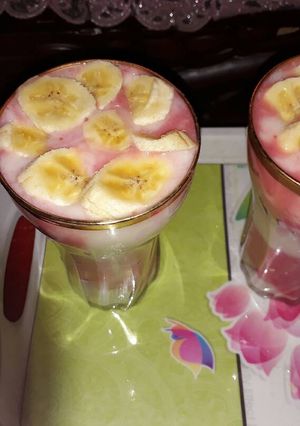 صورة لوصفة كوكتيل فراوله وجوافه وقطع موز