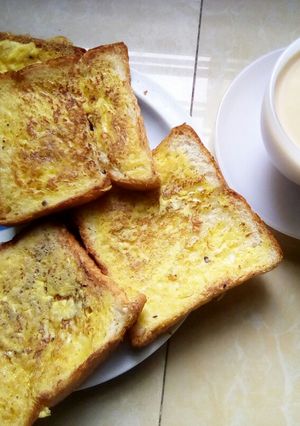 A picture of Egg toast.