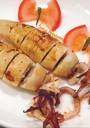 Hình của món Mực dồn thịt chiên.