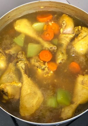 Foto resep Ayam Kuah Kunyit - Menu Anak