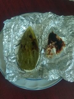 Una foto de Nopales asados en papel aluminio