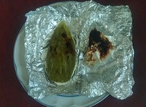 Una foto de Nopales asados en papel aluminio