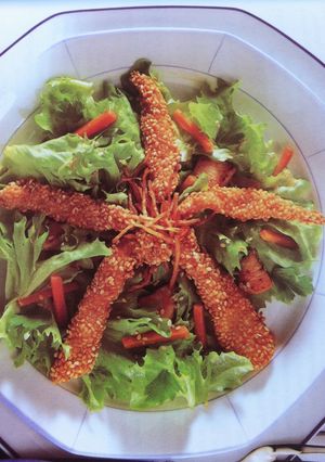 Una foto de Ensalada de pollo con sésamo