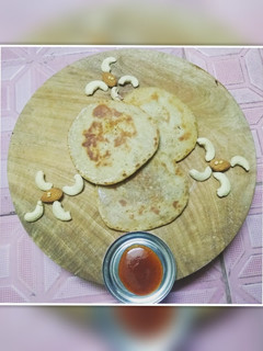 ஸ்டஃப்டு சால்ட் மற்றும் நட்ஸ் சப்பாத்தி (Stuffed salt and nuts chappathi recipe in tamil) செய்முறை முக்கிய புகைப்படம்