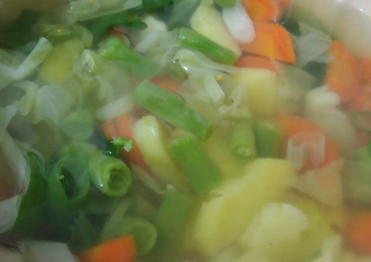 Cara Gampang Menyiapkan Sup sayur Anti Gagal