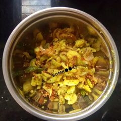 A picture of Spiny Gourd Veggie (kakrol).
