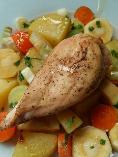 A picture of Vickys Honeyed Chicken & Root Vegetables (1 Tray) GF DF EF SF NF.