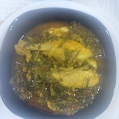 A picture of Chicken with spinach.