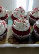 https://img-global.cpcdn.com/recipes/2cbca4e320ba20bb/128x176cq50/red-velvet-cup-cake-recipe-main-photo.jpg