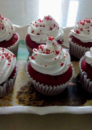 A picture of Red velvet cup cake.