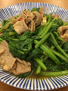 菠菜炒沙茶牛肉 的食譜成品照片