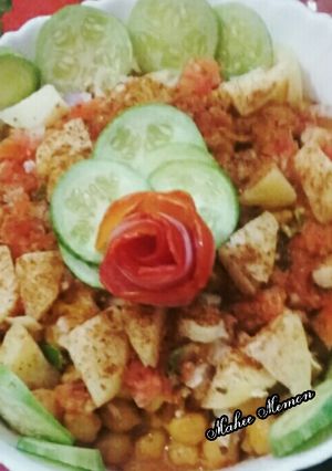 A picture of Chana salad.