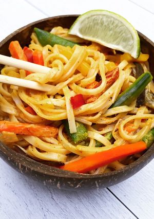 Une photo de Nouilles de riz coco curry