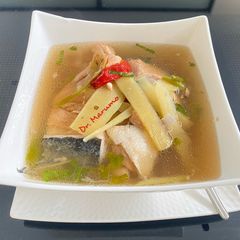 A picture of Salmon Head in Ginger Soup.