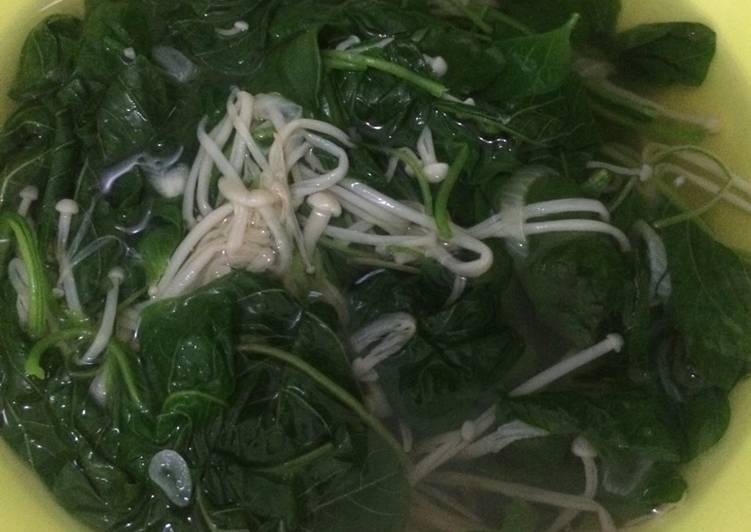 Sayur bayam ala anak kos masak di magic com/magic jar