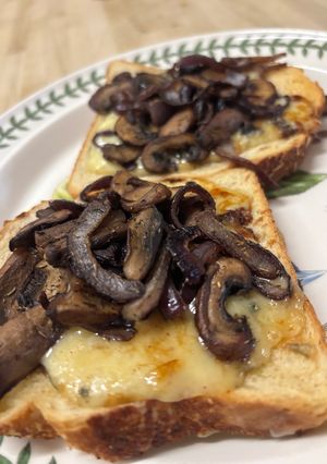 A picture of Blue Cheese and Mushroom Toast.